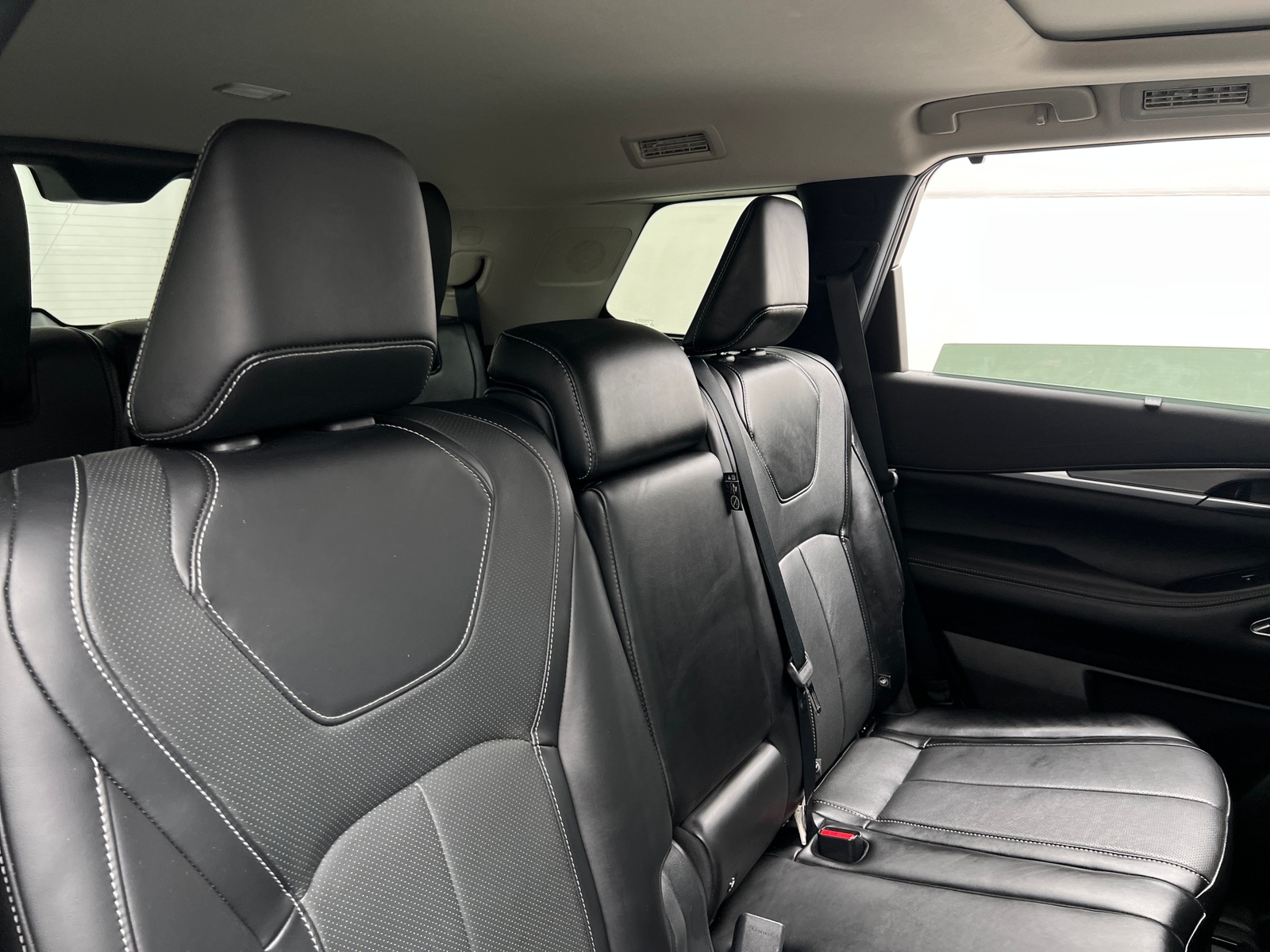 Thumbnail: 2023 INFINITI QX60 - 5