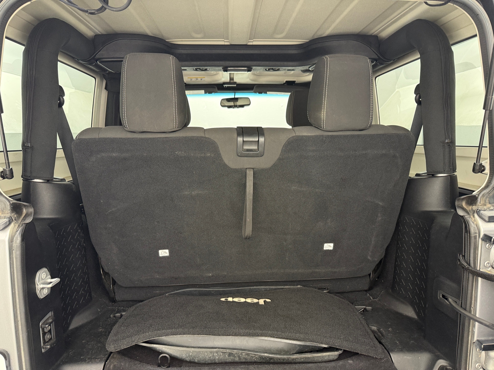 Thumbnail: 2016 Jeep Wrangler - 6