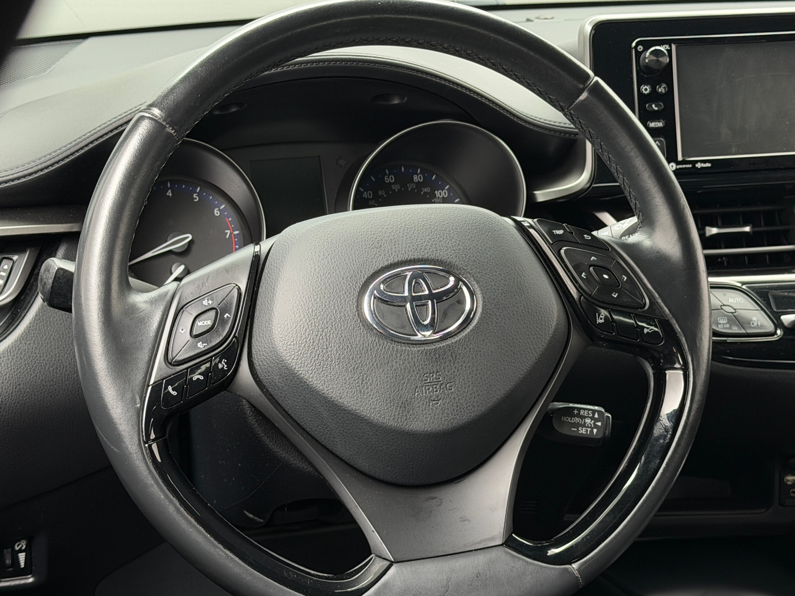 Thumbnail: 2018 Toyota C-HR - 5