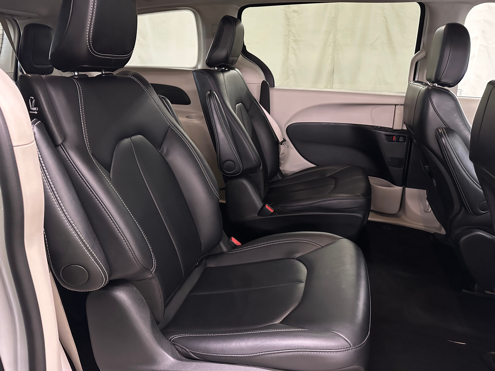 Thumbnail: 2024 Chrysler Pacifica - 5