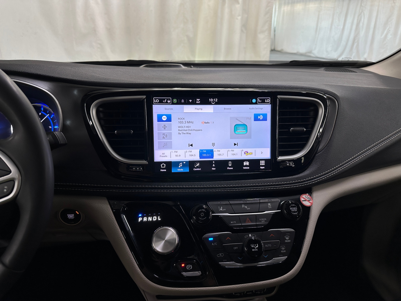 Thumbnail: 2024 Chrysler Pacifica - 3