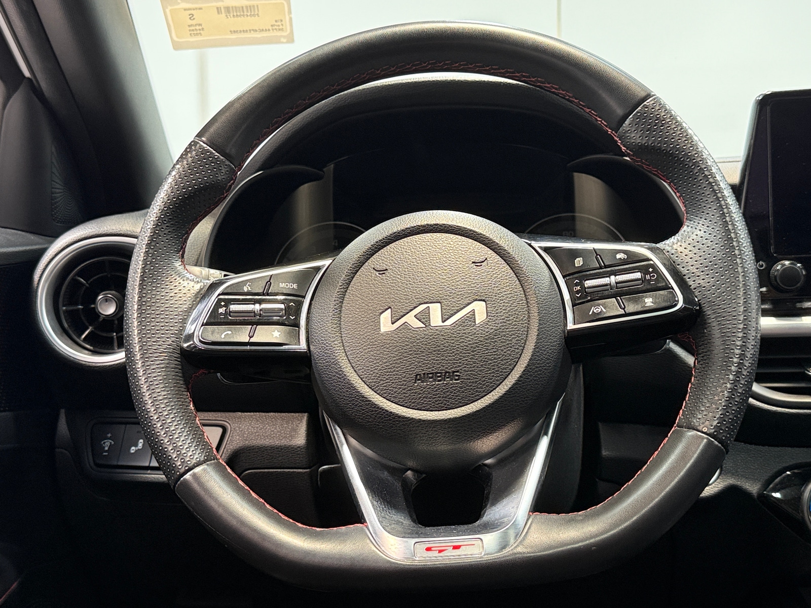 Thumbnail: 2023 Kia Forte - 5