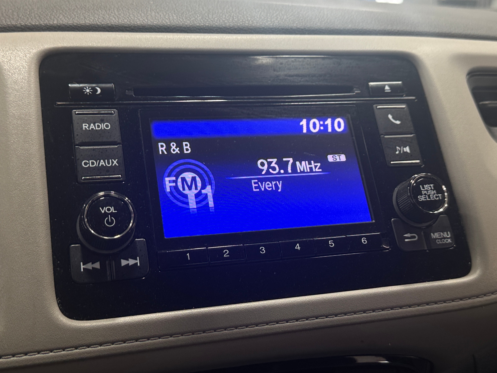 Thumbnail: 2017 Honda HR-V - 4