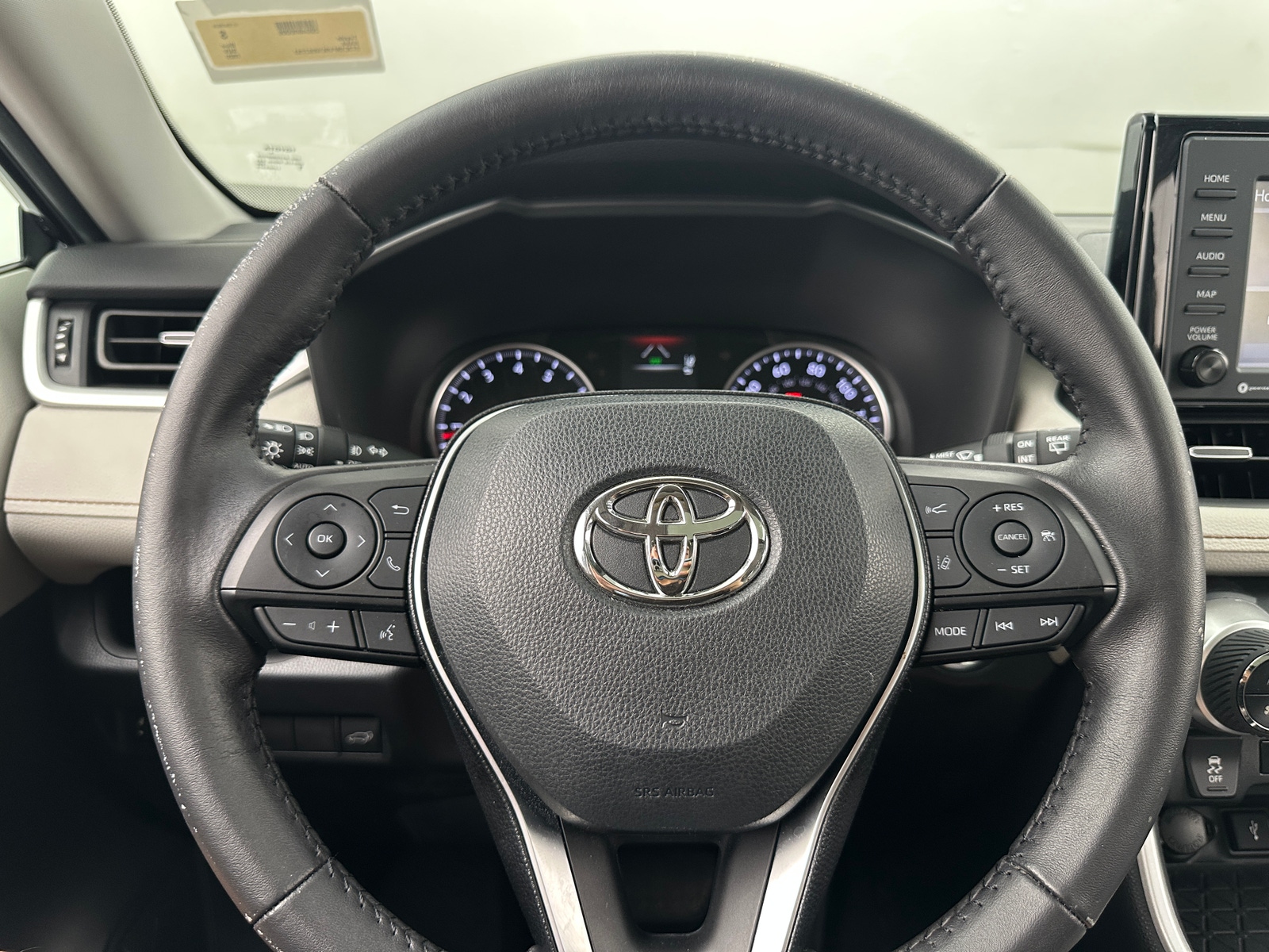 Thumbnail: 2020 Toyota RAV4 - 4