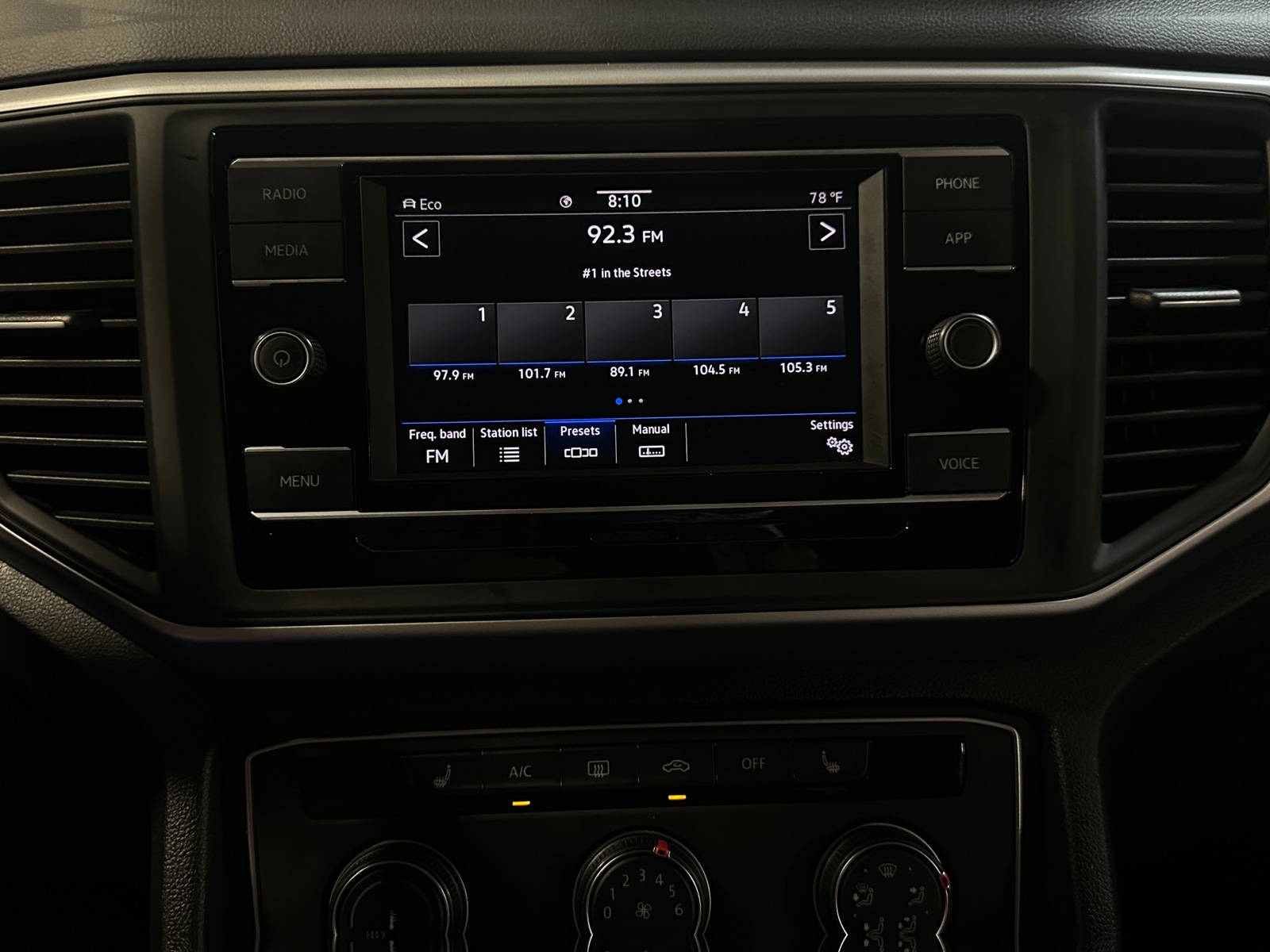 Thumbnail: 2022 Volkswagen Atlas - 3