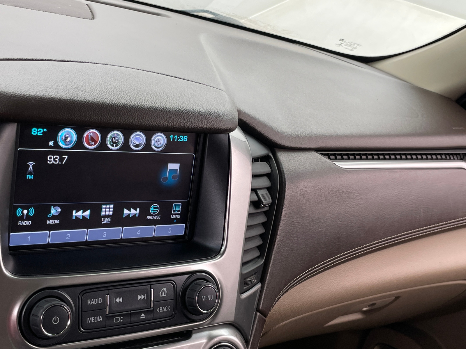 Thumbnail: 2017 Chevrolet Tahoe - 3