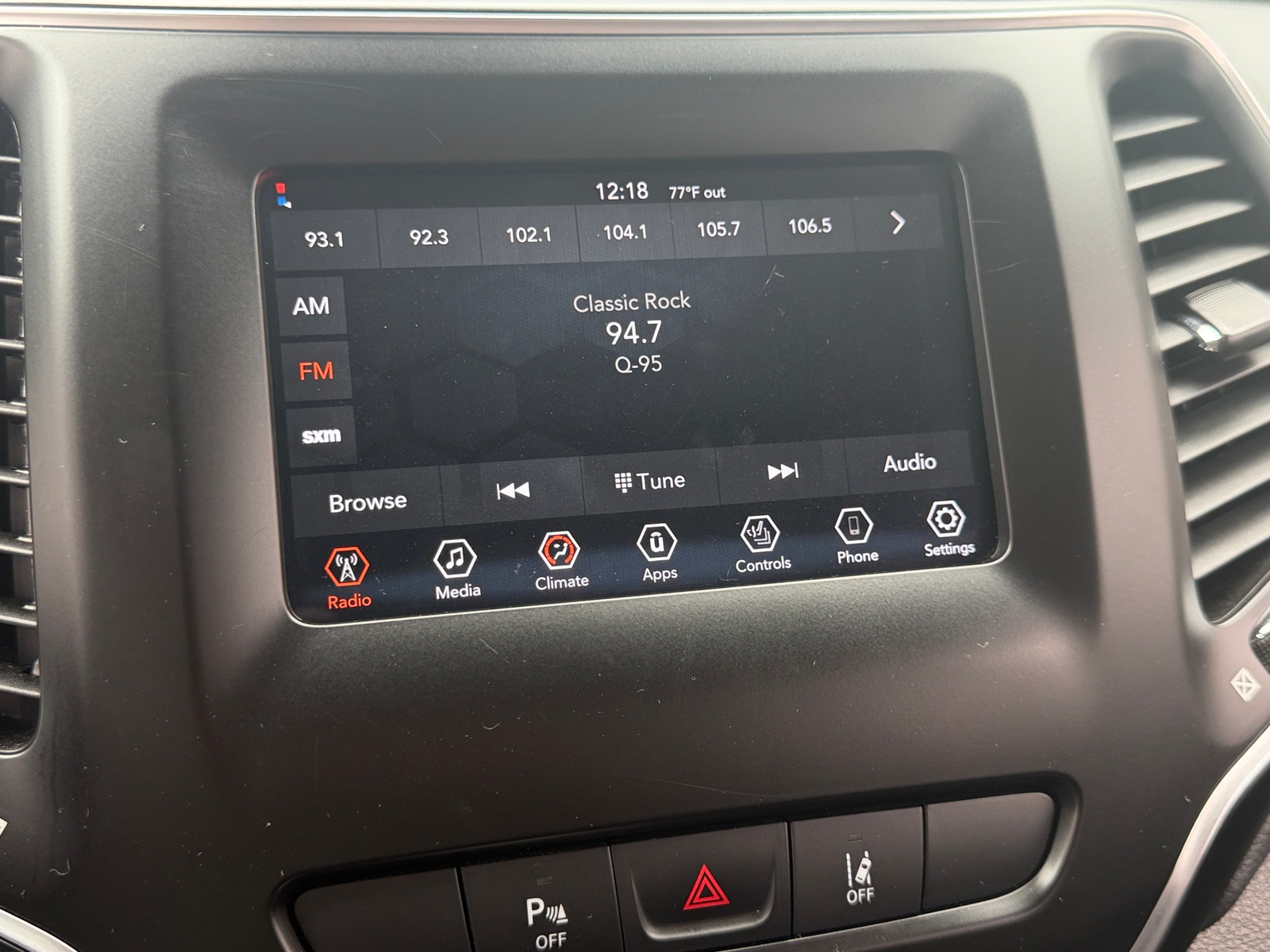 Thumbnail: 2021 Jeep Cherokee - 3