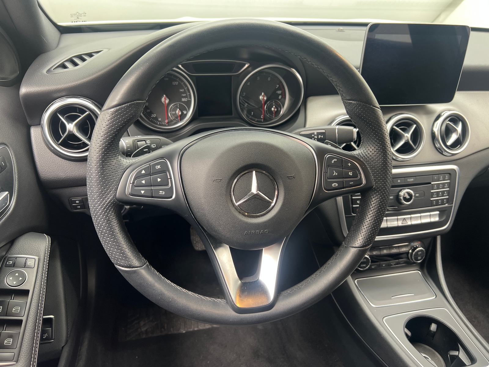 Thumbnail: 2020 Mercedes-Benz GLA - 4