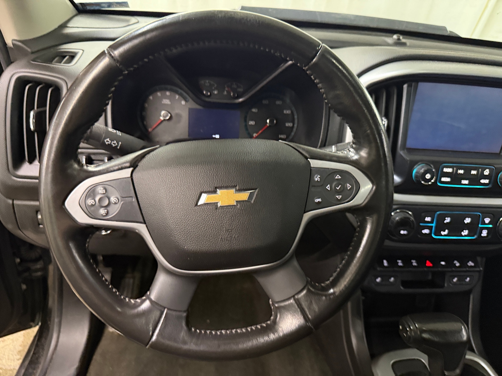 Thumbnail: 2017 Chevrolet Colorado - 4