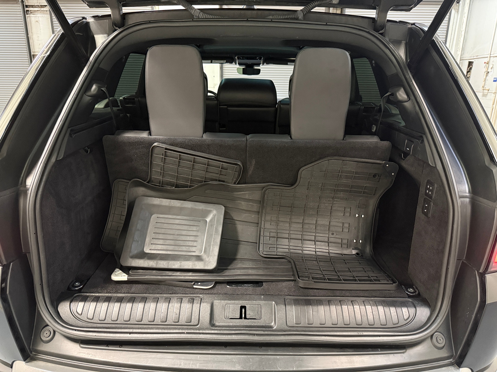 Thumbnail: 2020 Land Rover Range Rover Sport - 6