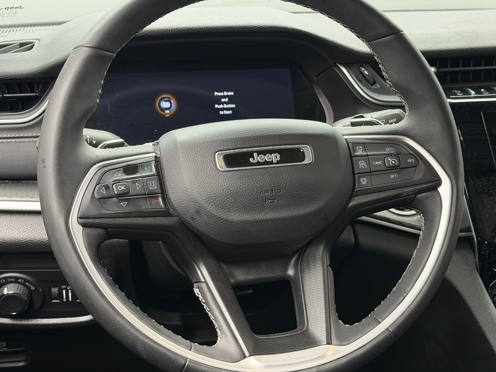 Thumbnail: 2023 Jeep Grand Cherokee - 4