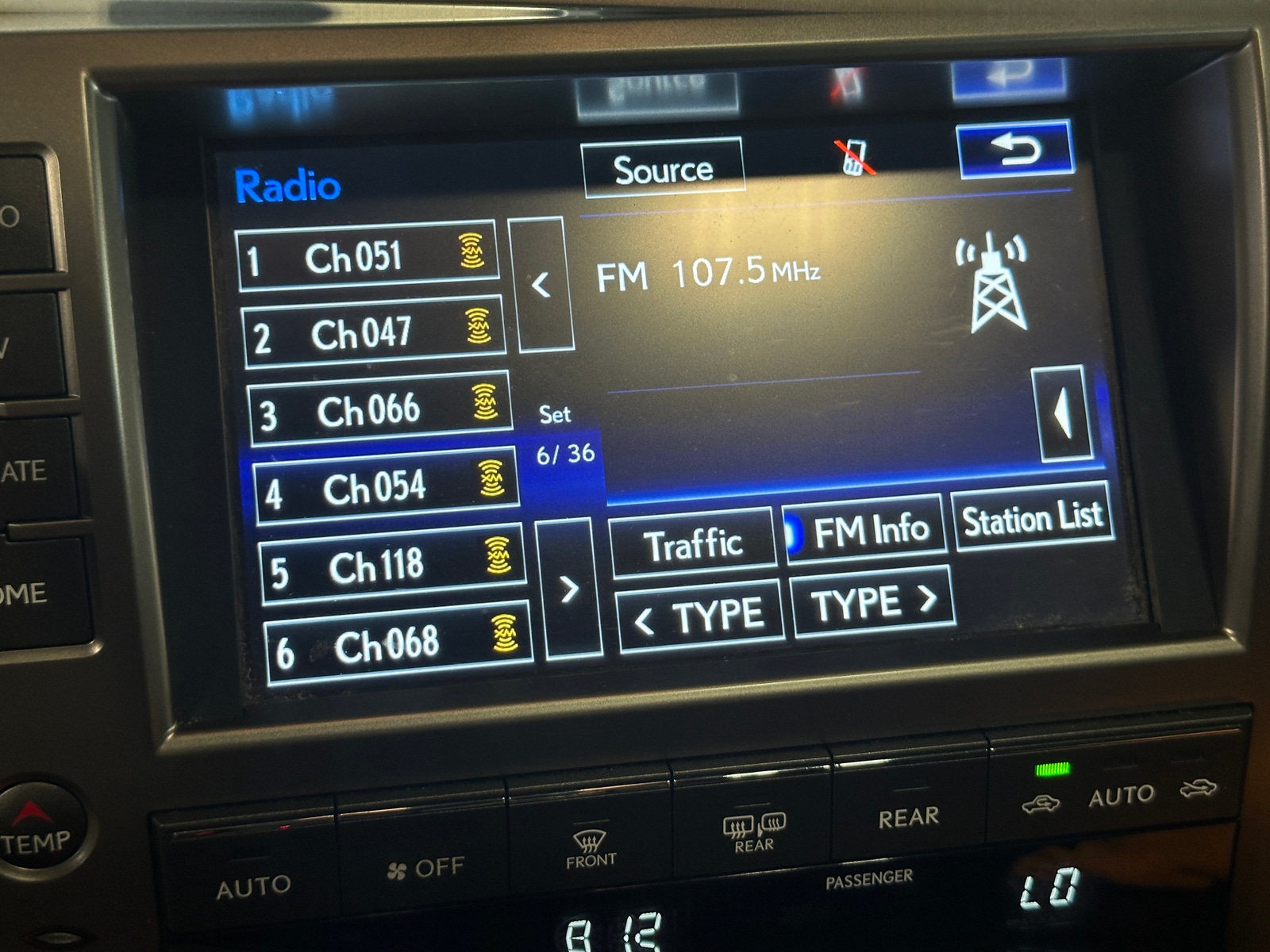Thumbnail: 2016 Lexus GX - 3
