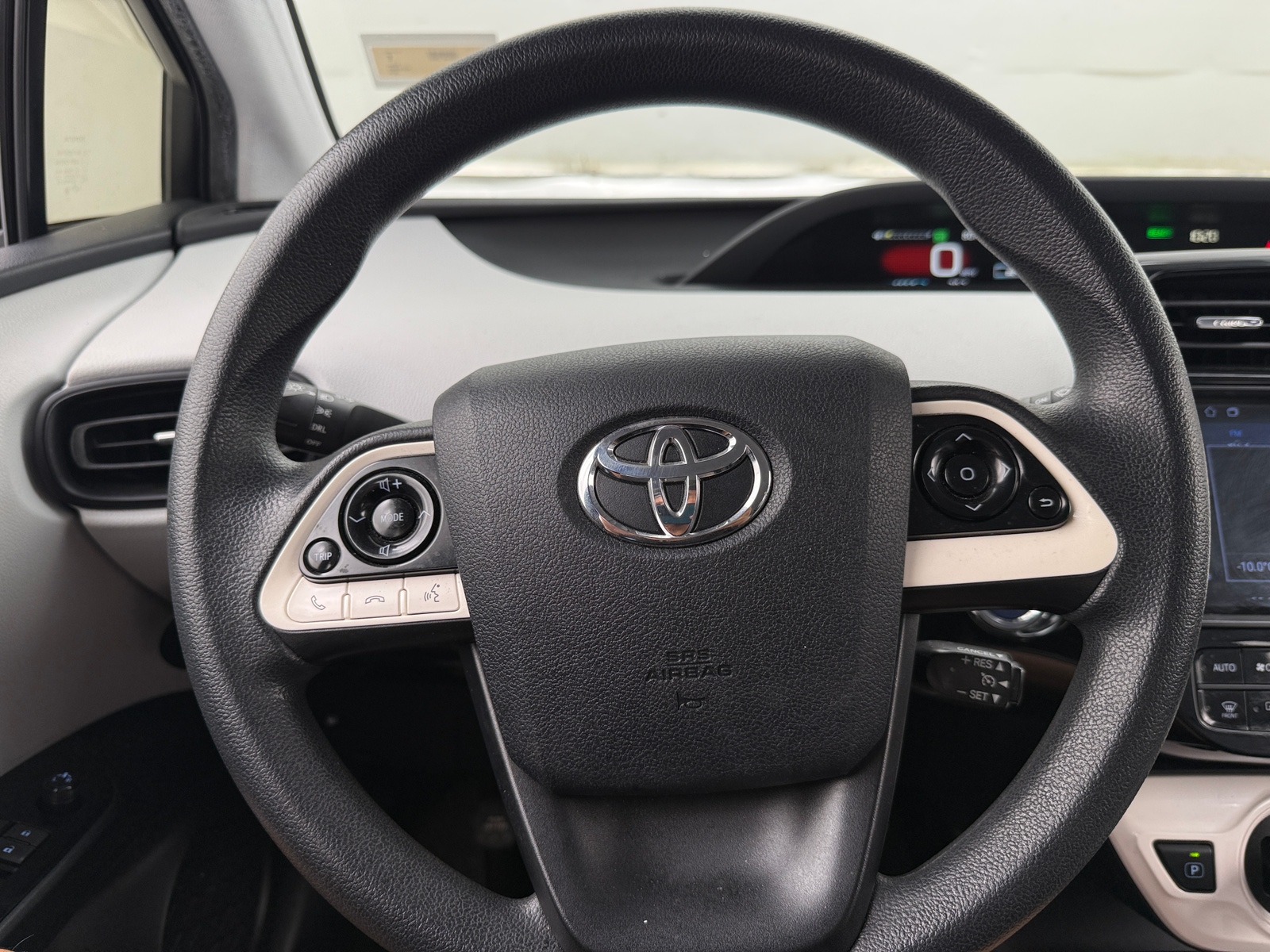 Thumbnail: 2016 Toyota Prius - 5