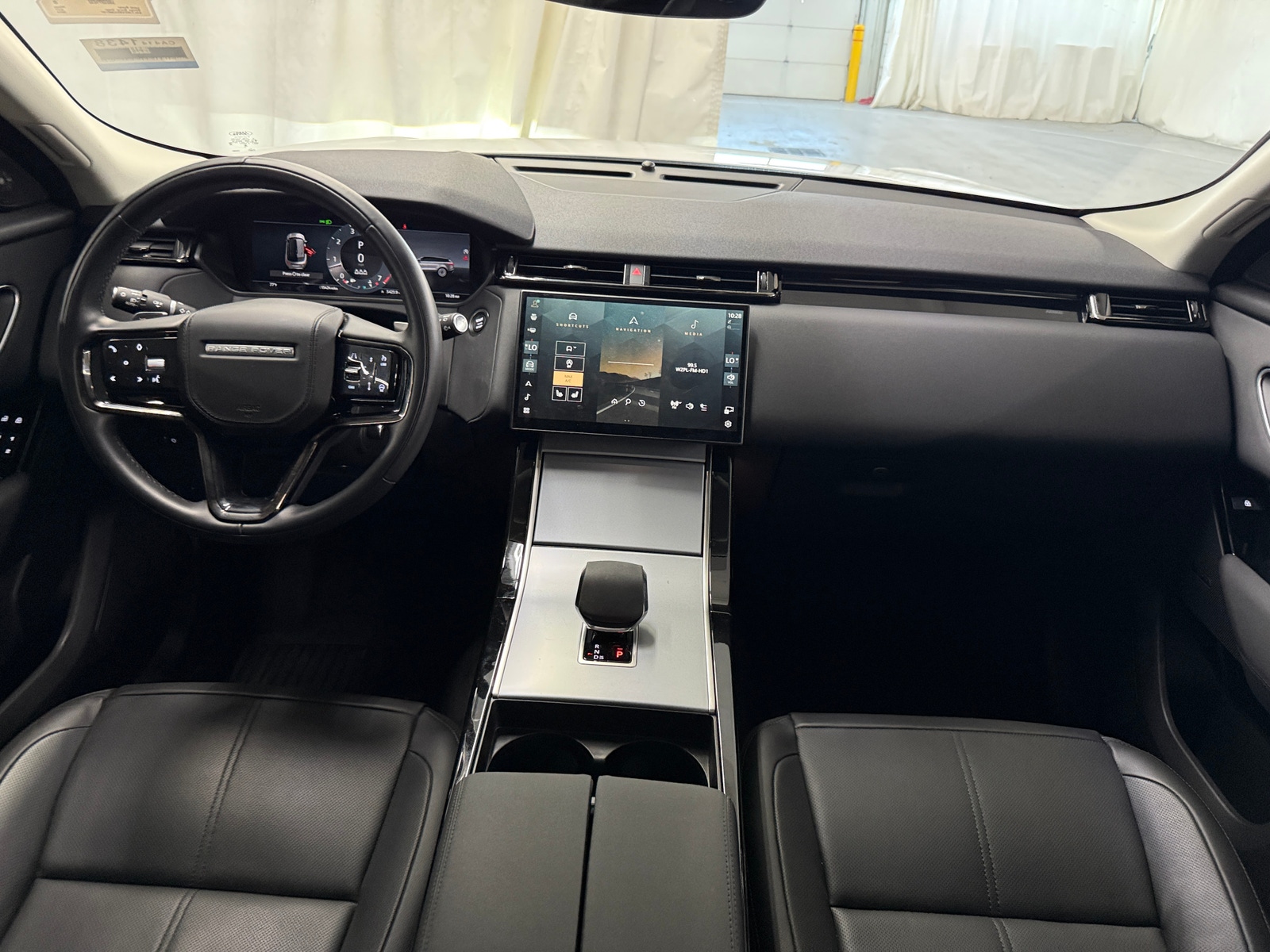 Thumbnail: 2024 Land Rover Range Rover Velar - 2