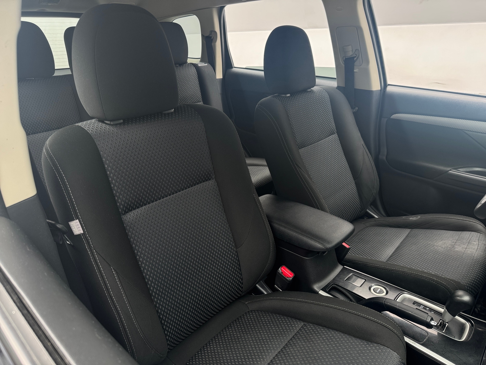 Thumbnail: 2018 Mitsubishi Outlander - 2