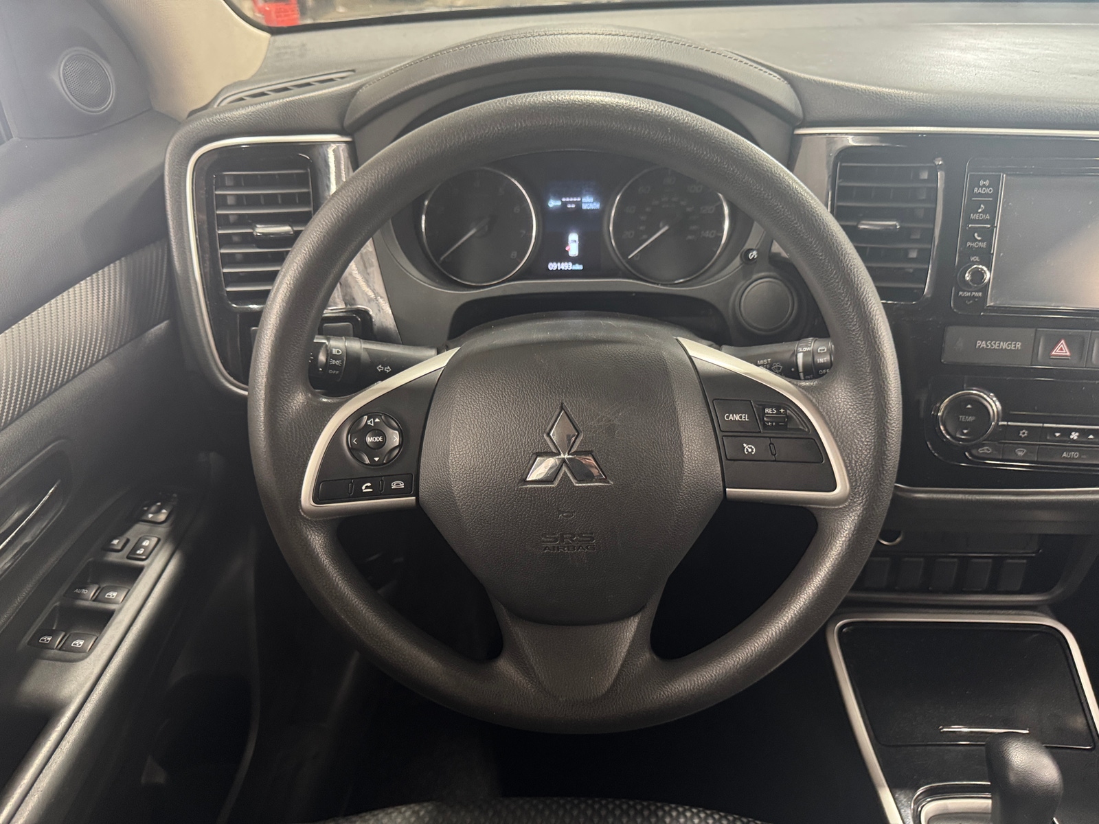 Thumbnail: 2018 Mitsubishi Outlander - 5