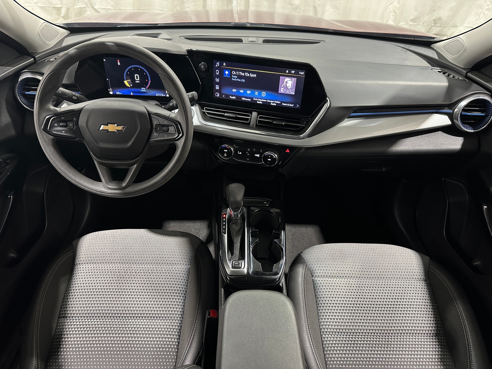 Thumbnail: 2025 Chevrolet Trax - 3