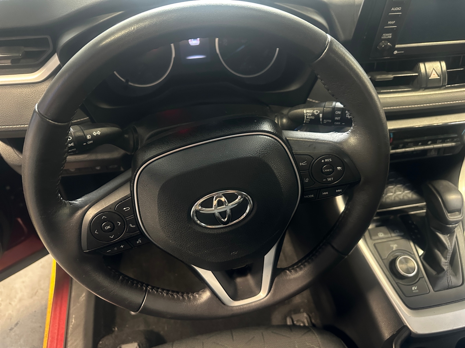 Thumbnail: 2021 Toyota RAV4 - 5