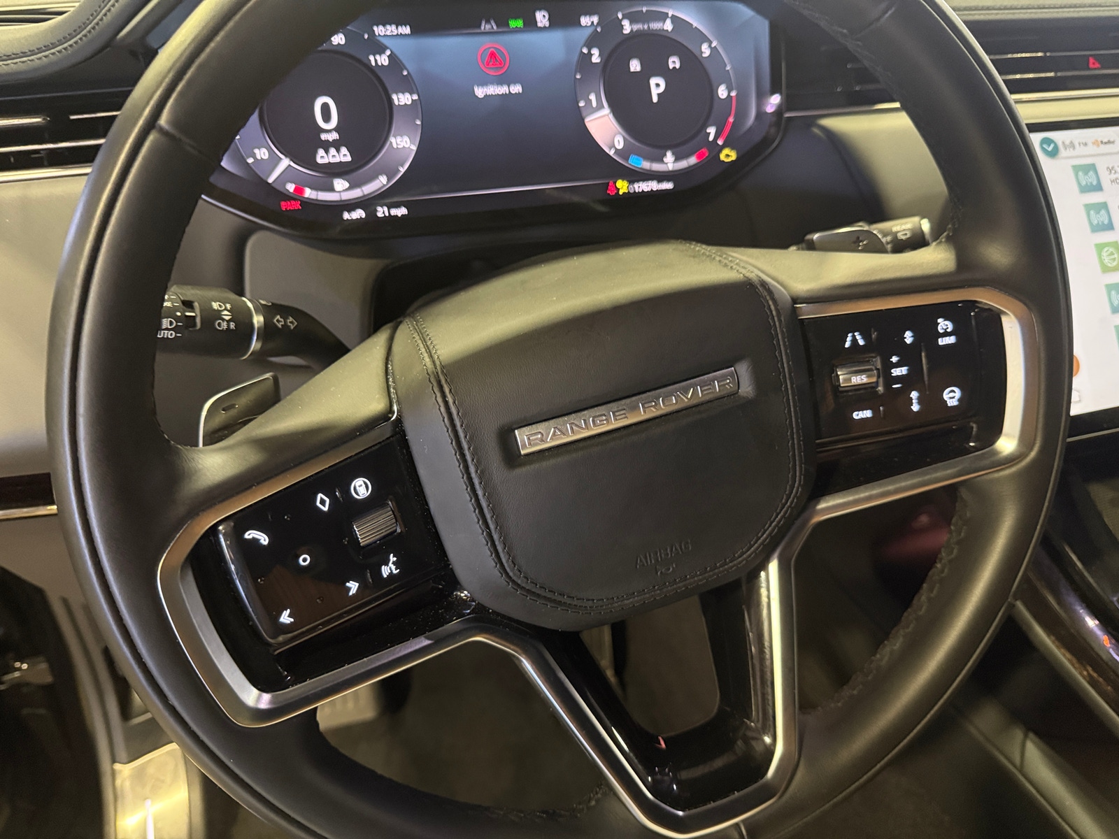 Thumbnail: 2025 Land Rover Range Rover Sport - 4