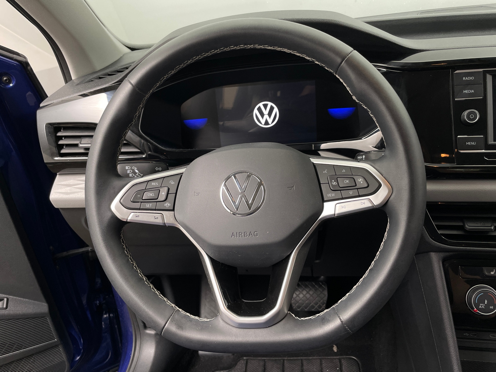 Thumbnail: 2023 Volkswagen Taos - 5