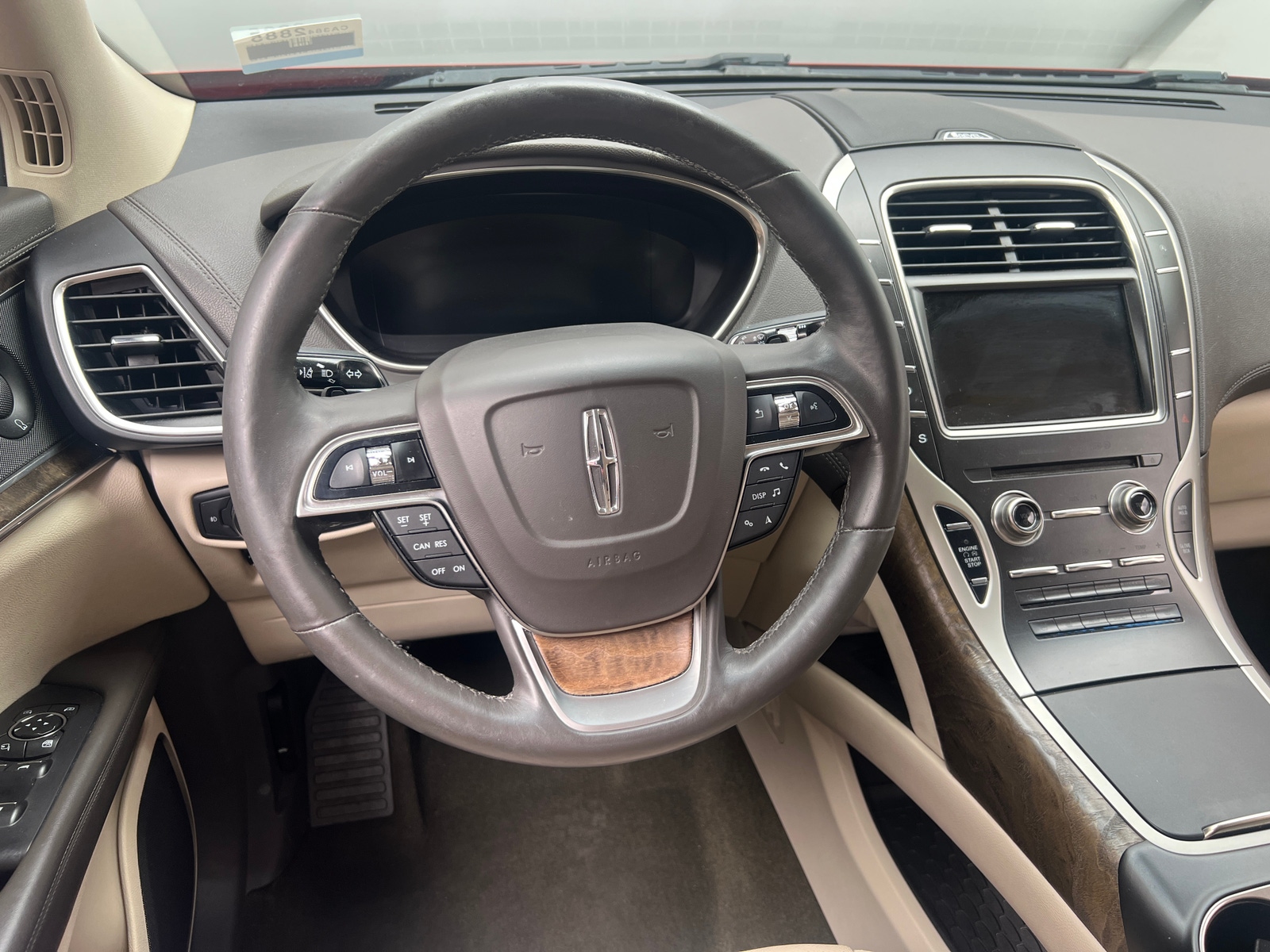 Thumbnail: 2019 Lincoln Nautilus - 4