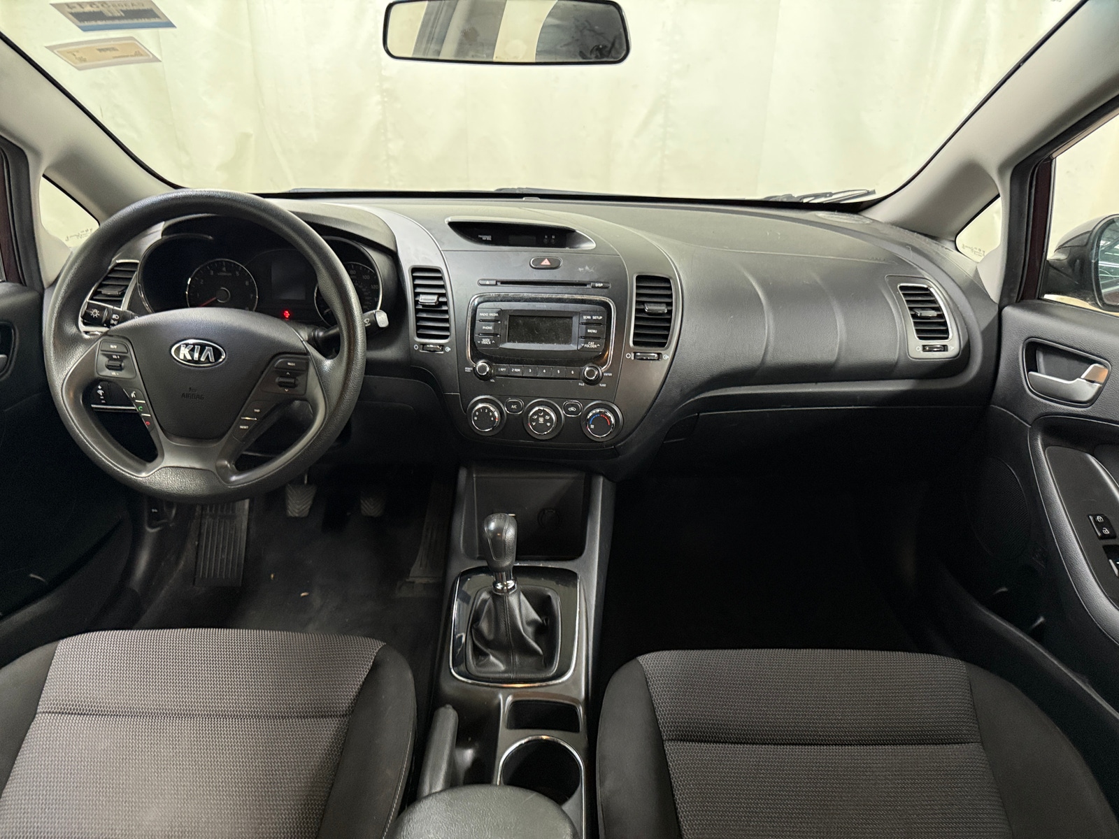 Thumbnail: 2017 Kia Forte - 3