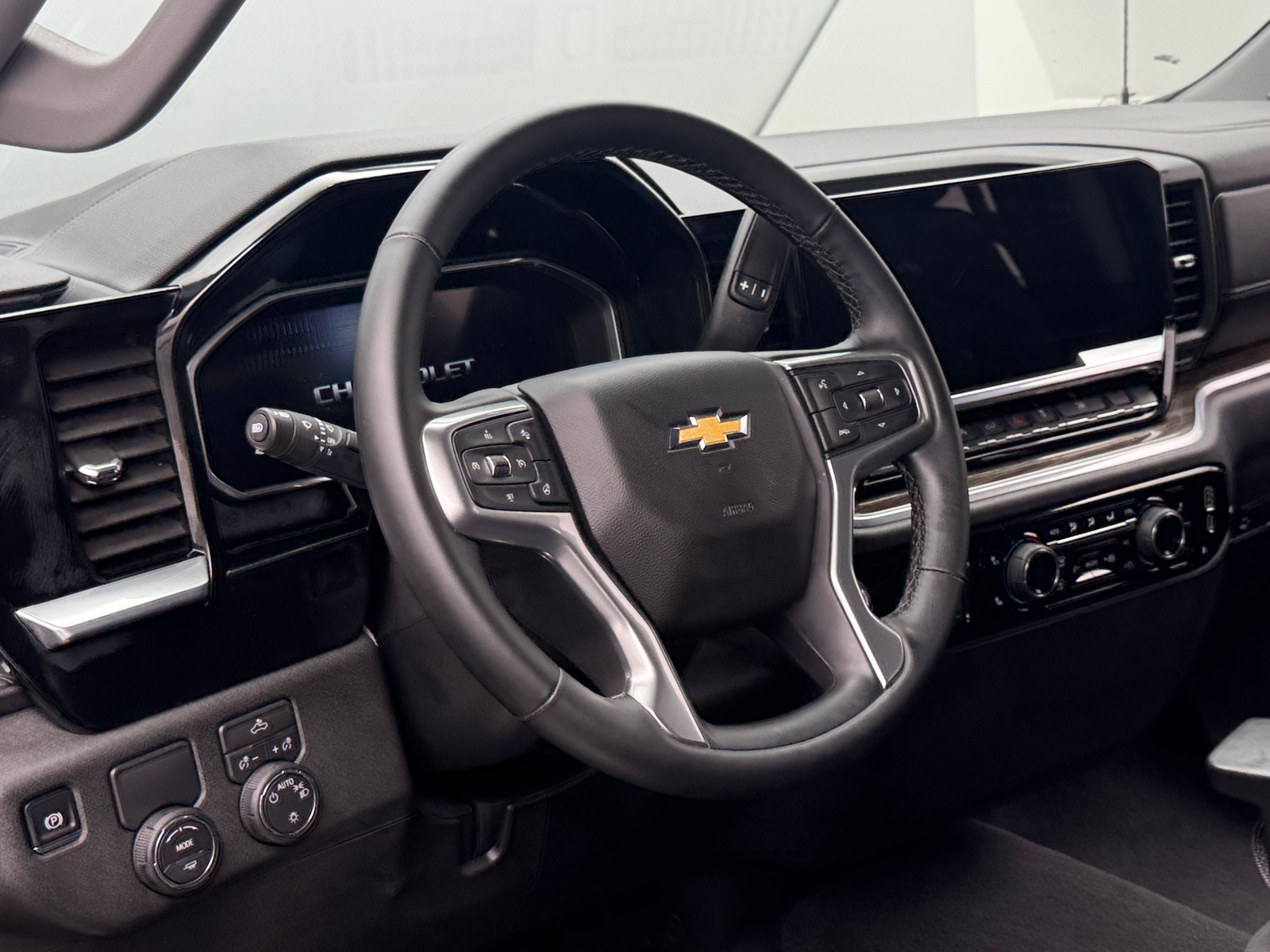 Thumbnail: 2026 Chevrolet Silverado 1500 - 5
