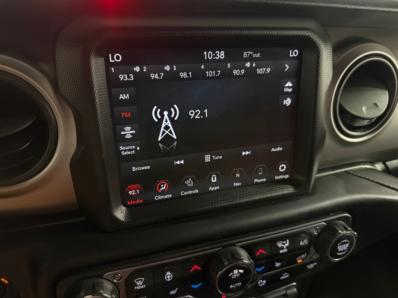 Thumbnail: 2021 Jeep Gladiator - 4