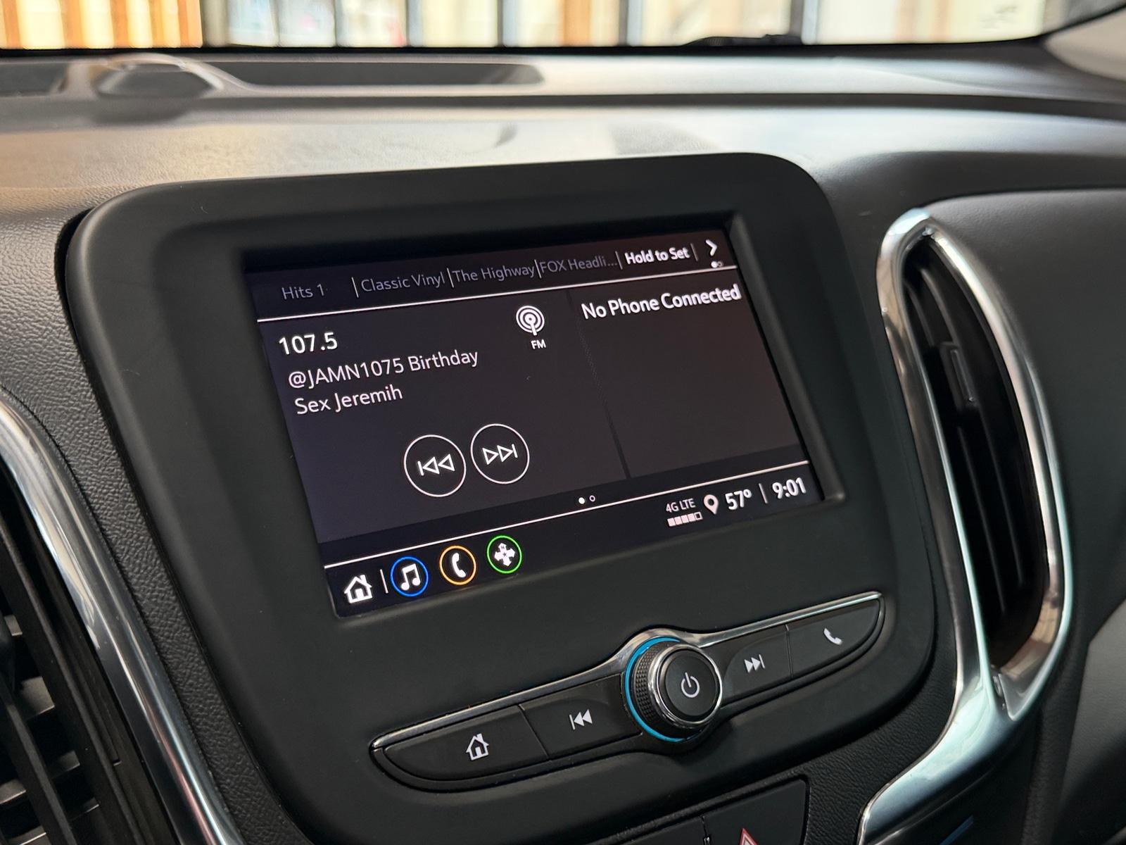 Thumbnail: 2022 Chevrolet Equinox - 4