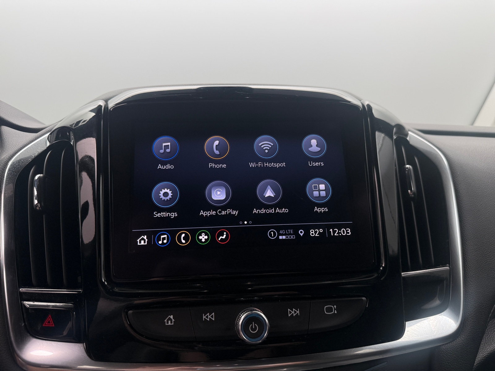 Thumbnail: 2023 Chevrolet Traverse - 4