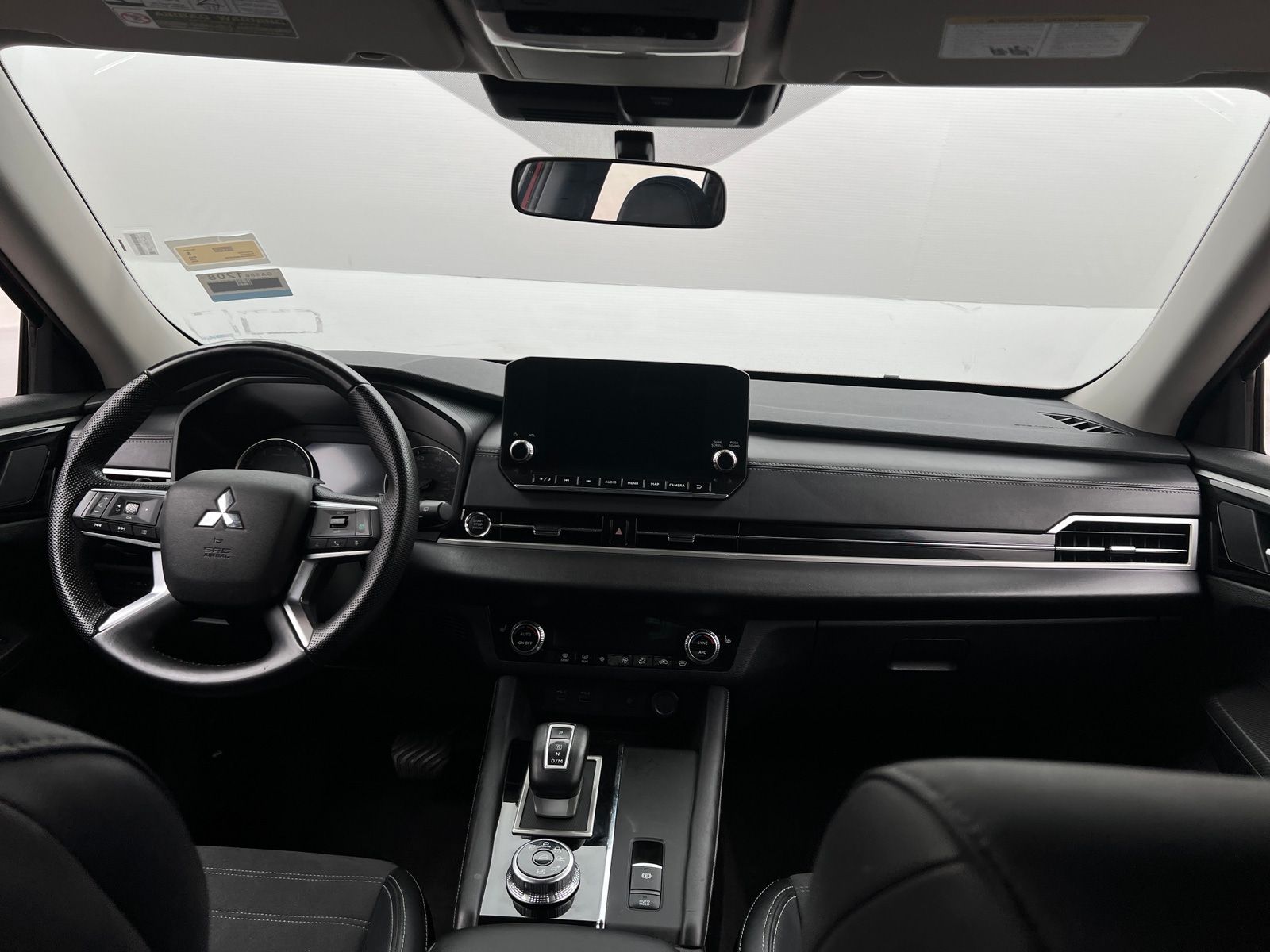 Thumbnail: 2024 Mitsubishi Outlander - 2