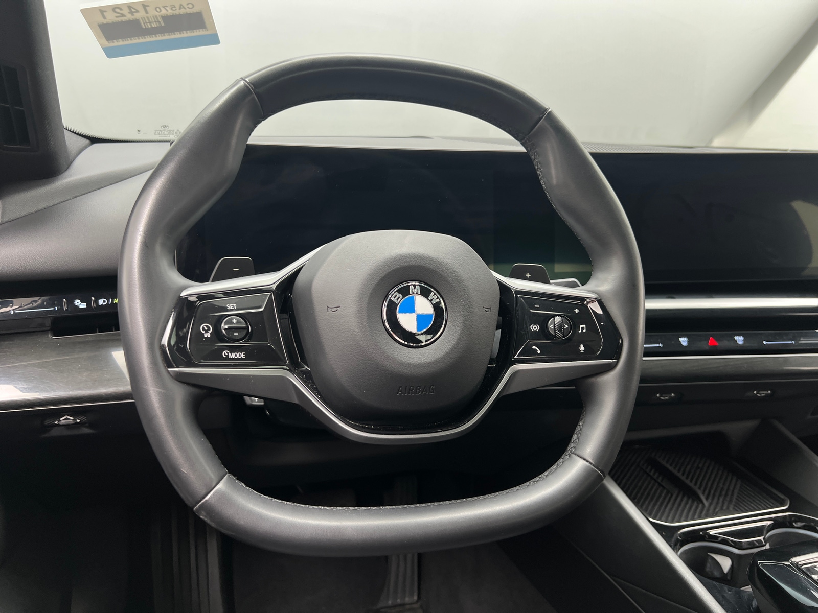 Thumbnail: 2024 BMW 5 Series - 4