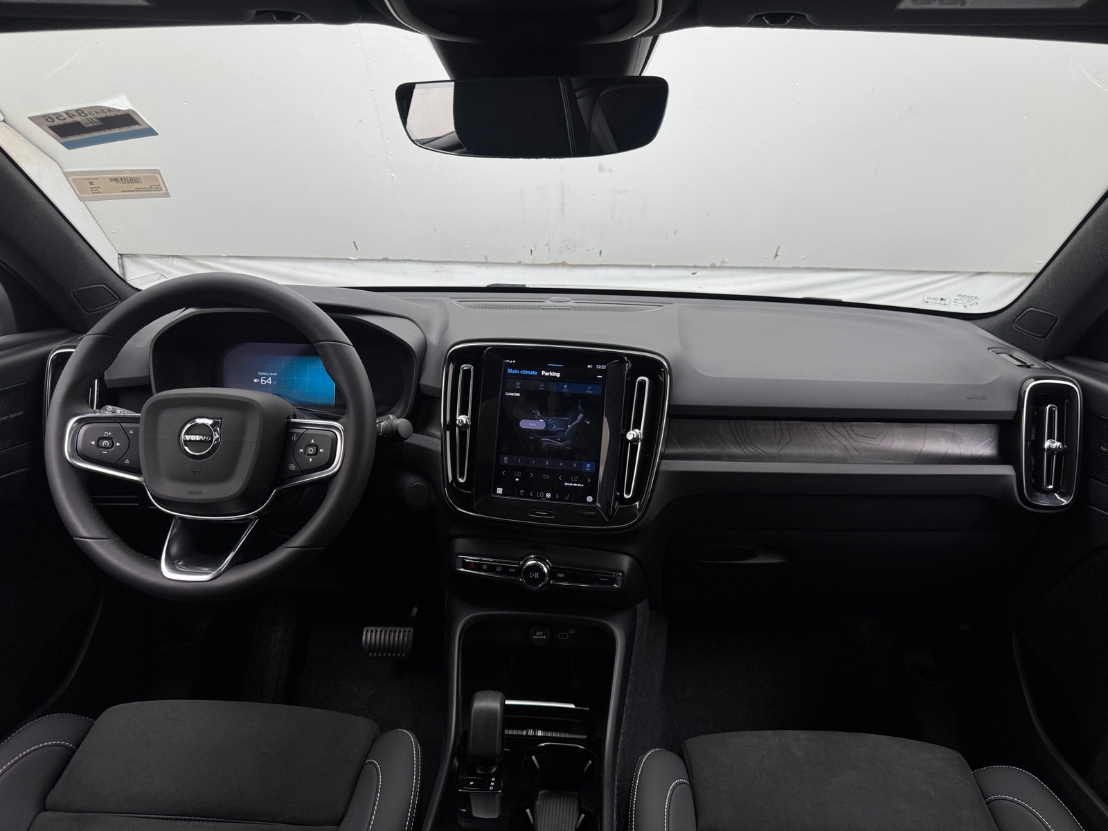 Thumbnail: 2022 Volvo C40 - 3