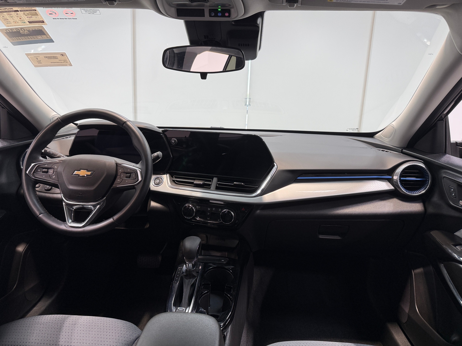 Thumbnail: 2025 Chevrolet Trax - 3