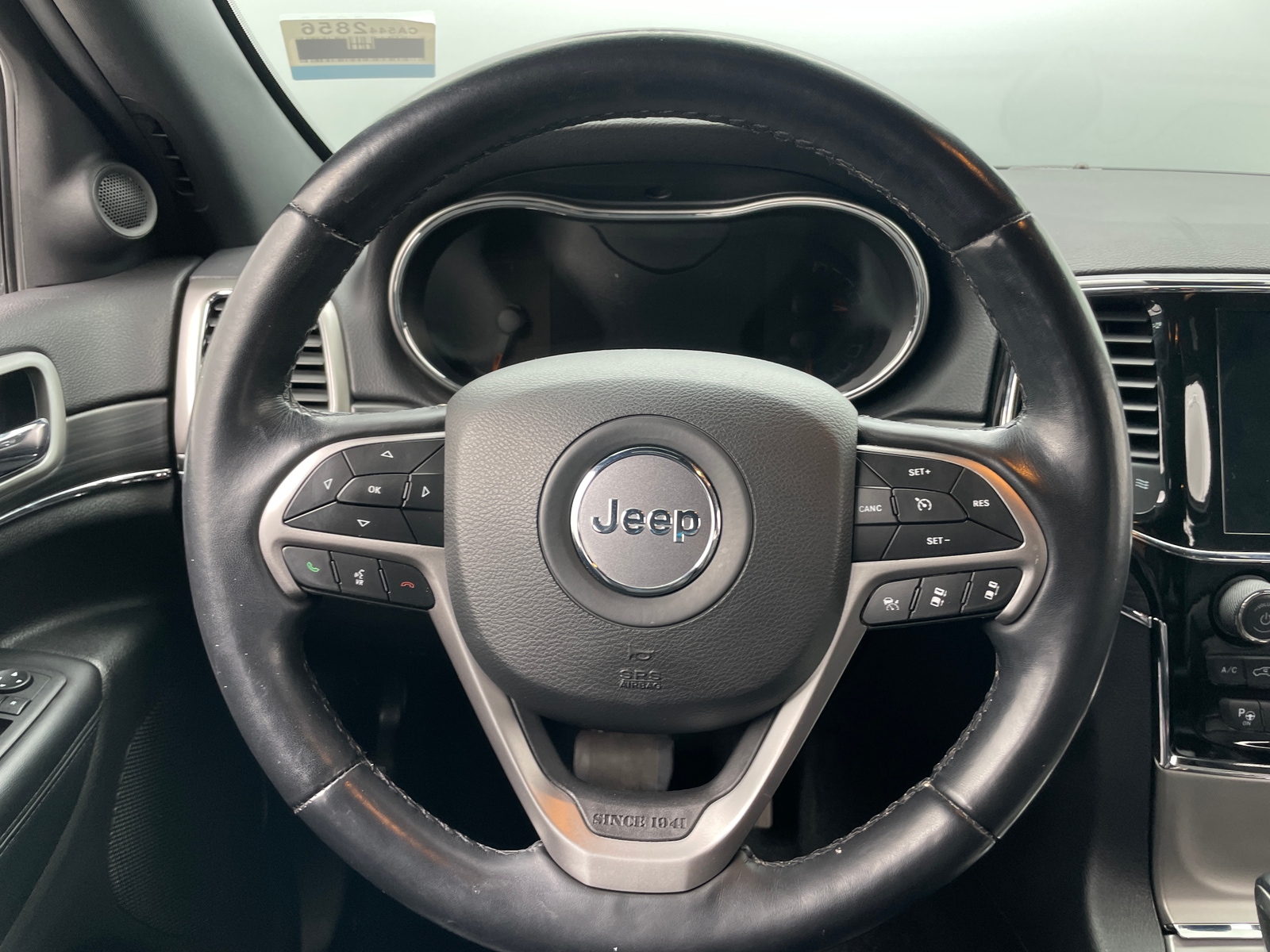 Thumbnail: 2022 Jeep Grand Cherokee - 4