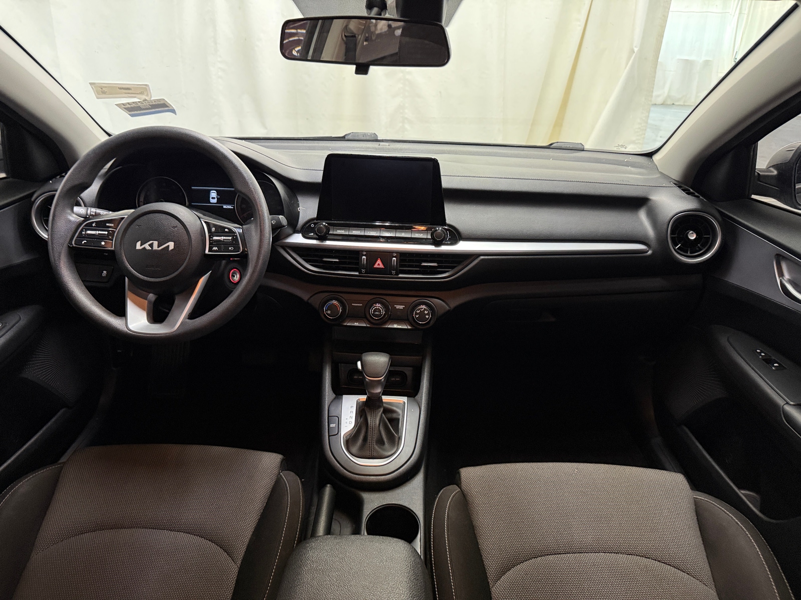 Thumbnail: 2022 Kia Forte - 3