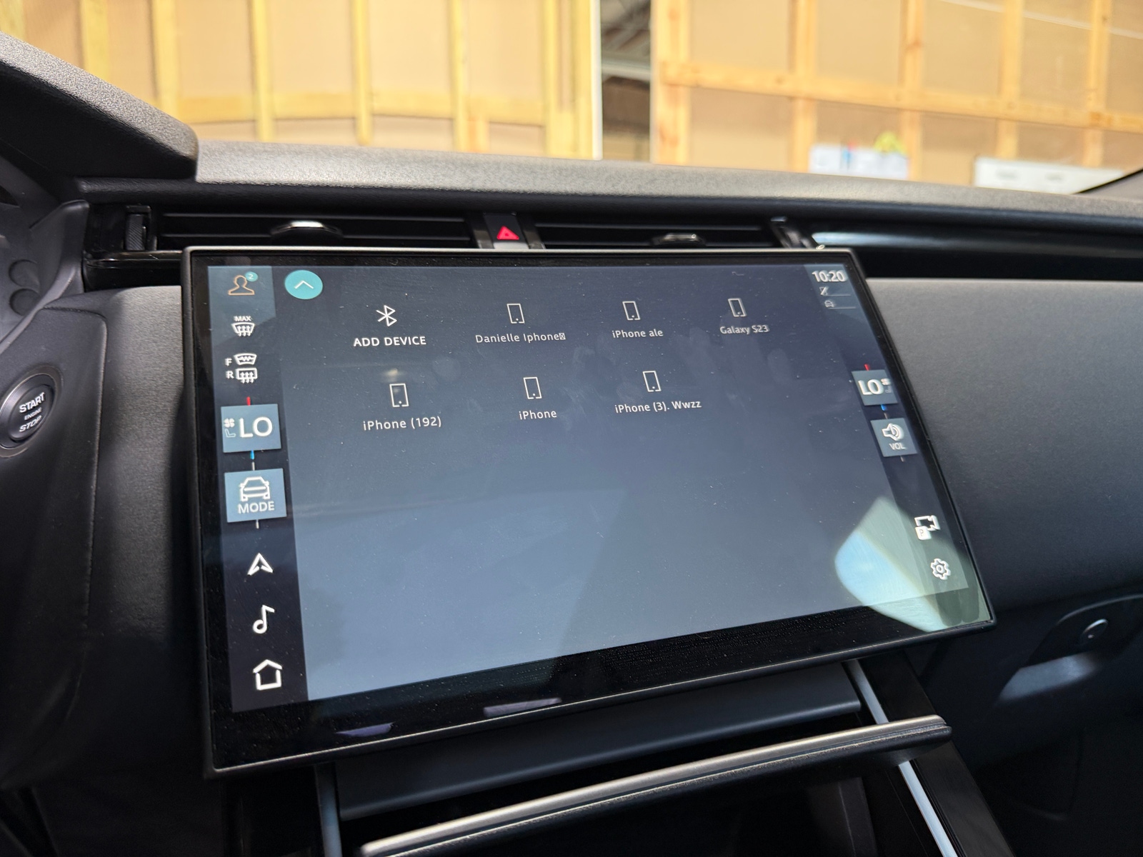 Thumbnail: 2025 Land Rover Range Rover Velar - 3