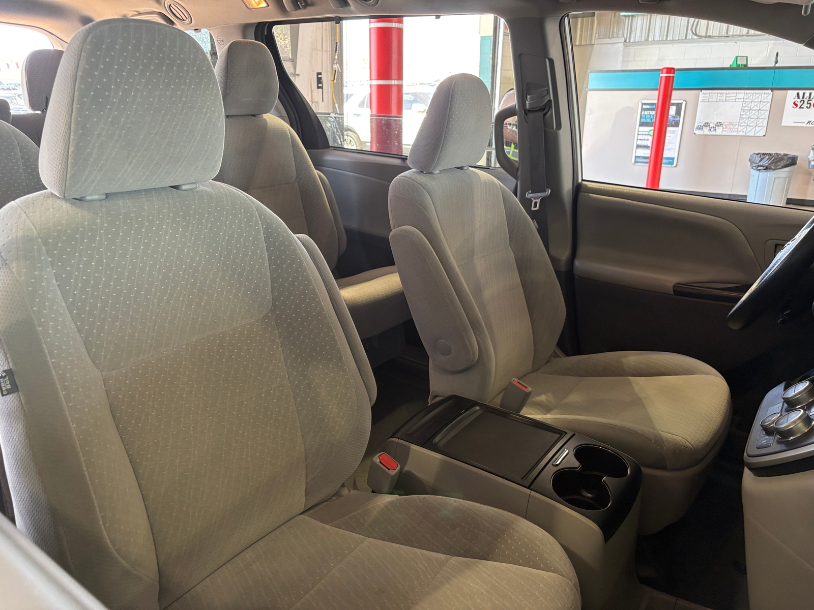 Thumbnail: 2020 Toyota Sienna - 2