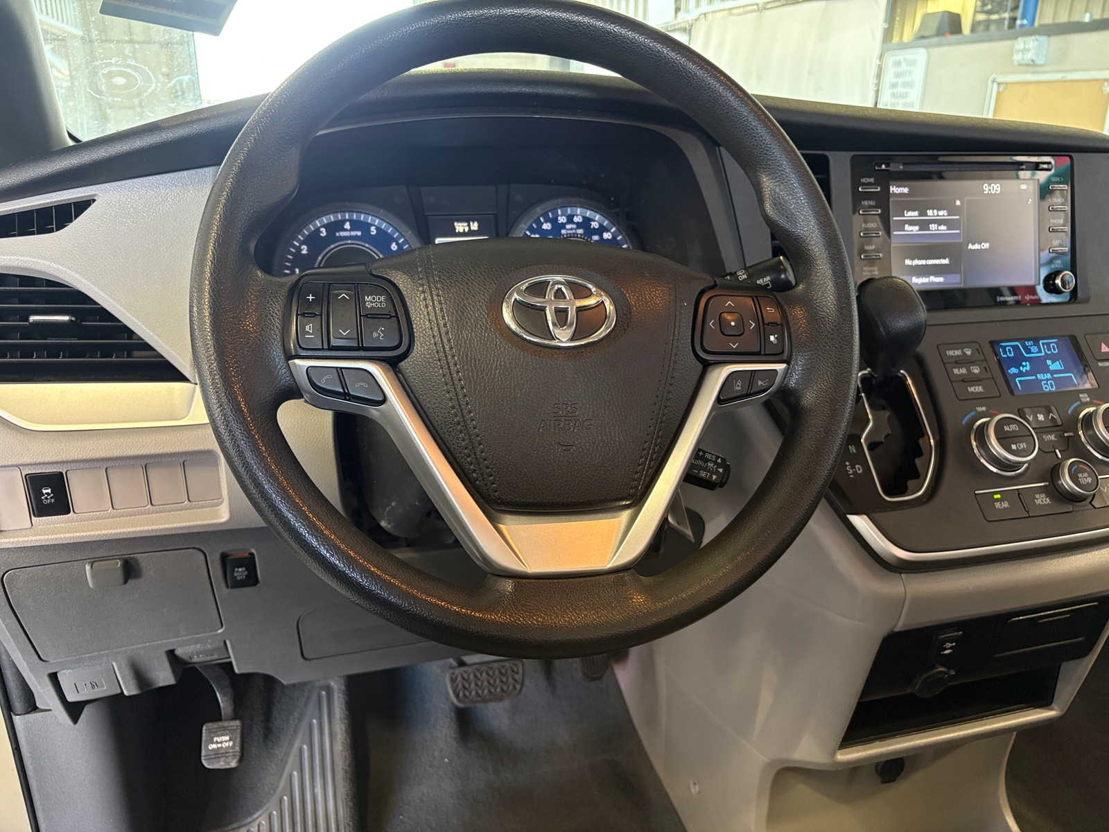 Thumbnail: 2020 Toyota Sienna - 5