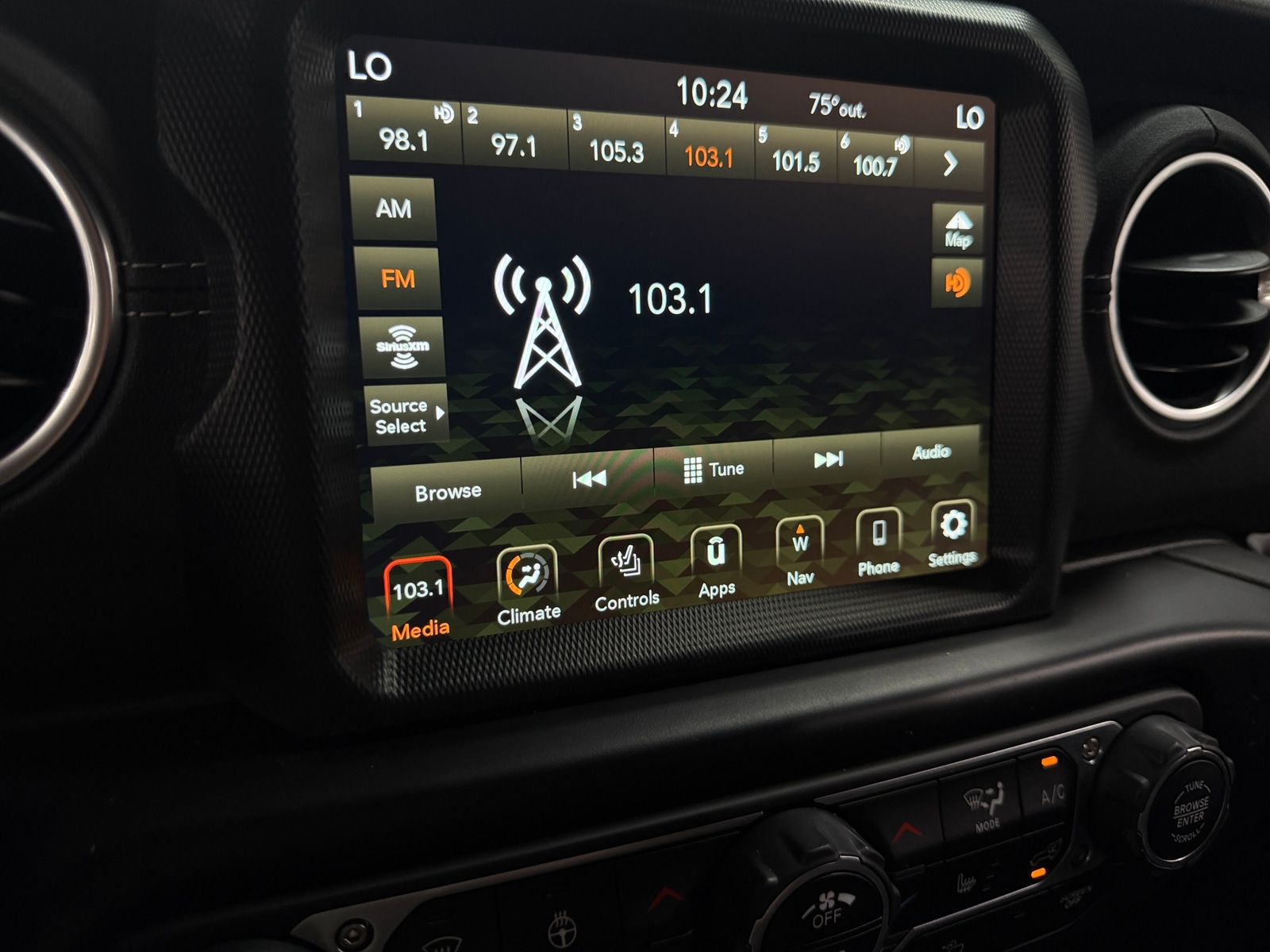 Thumbnail: 2022 Jeep Wrangler - 3
