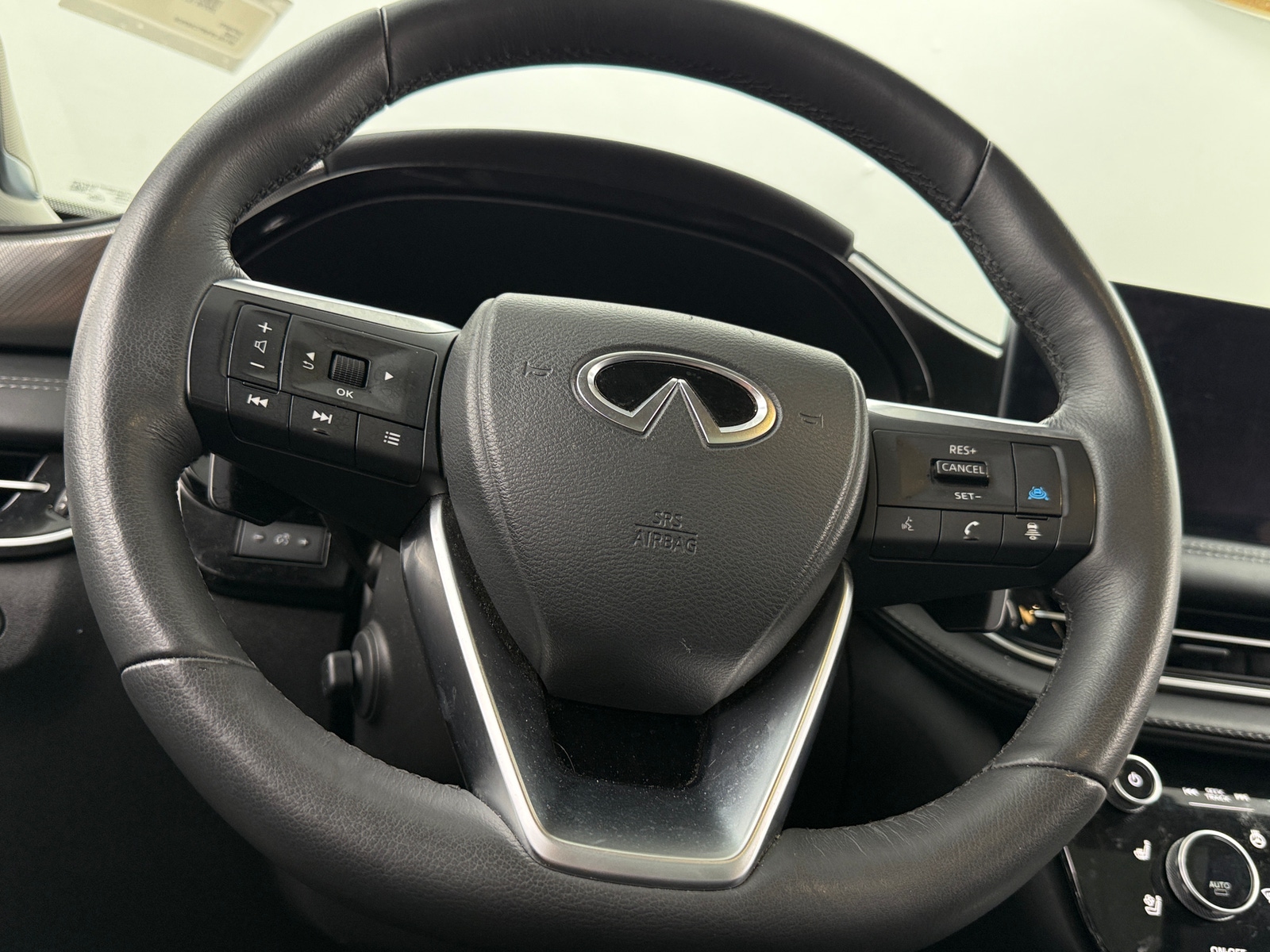 Thumbnail: 2026 INFINITI QX60 - 4