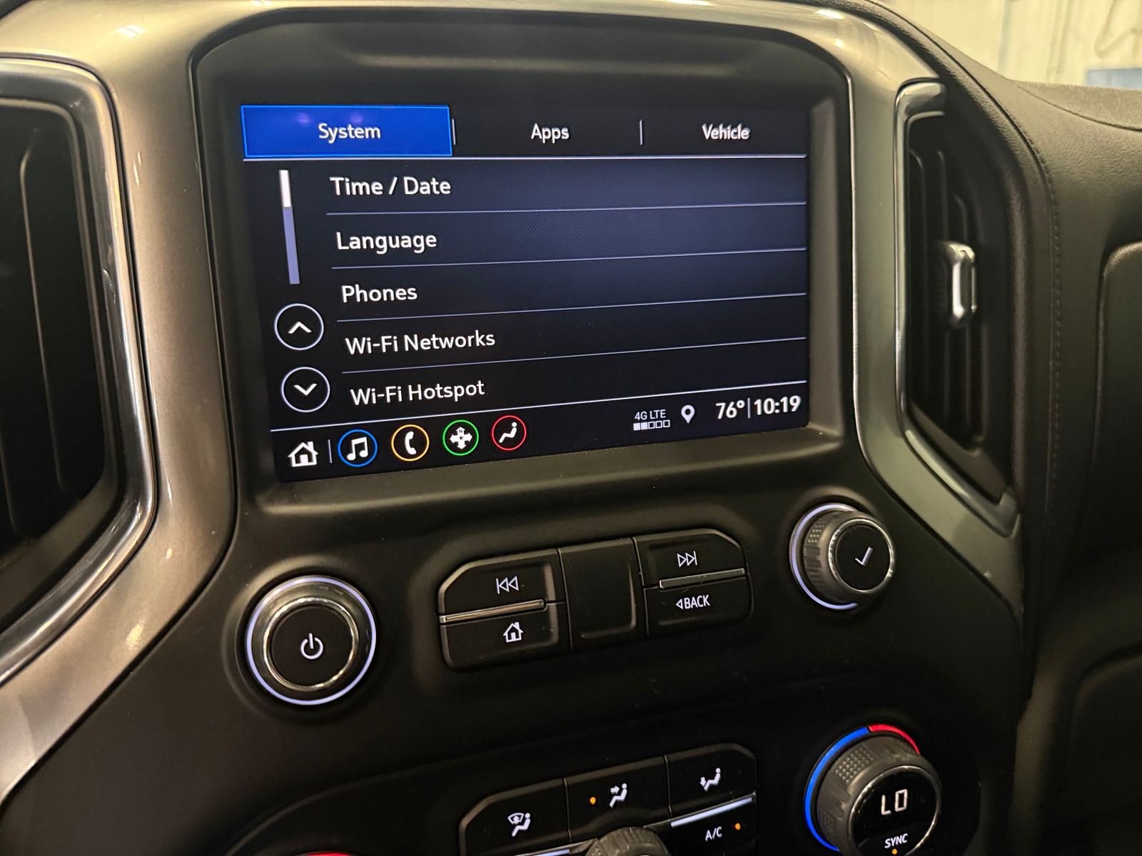 Thumbnail: 2019 Chevrolet Silverado 1500 - 4