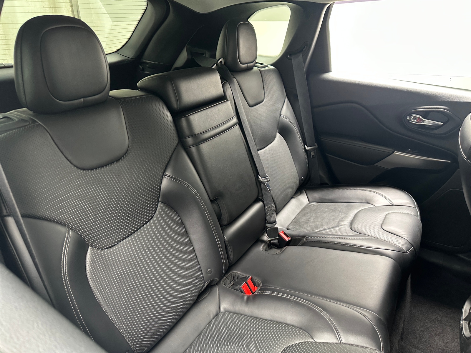 Thumbnail: 2019 Jeep Cherokee - 5