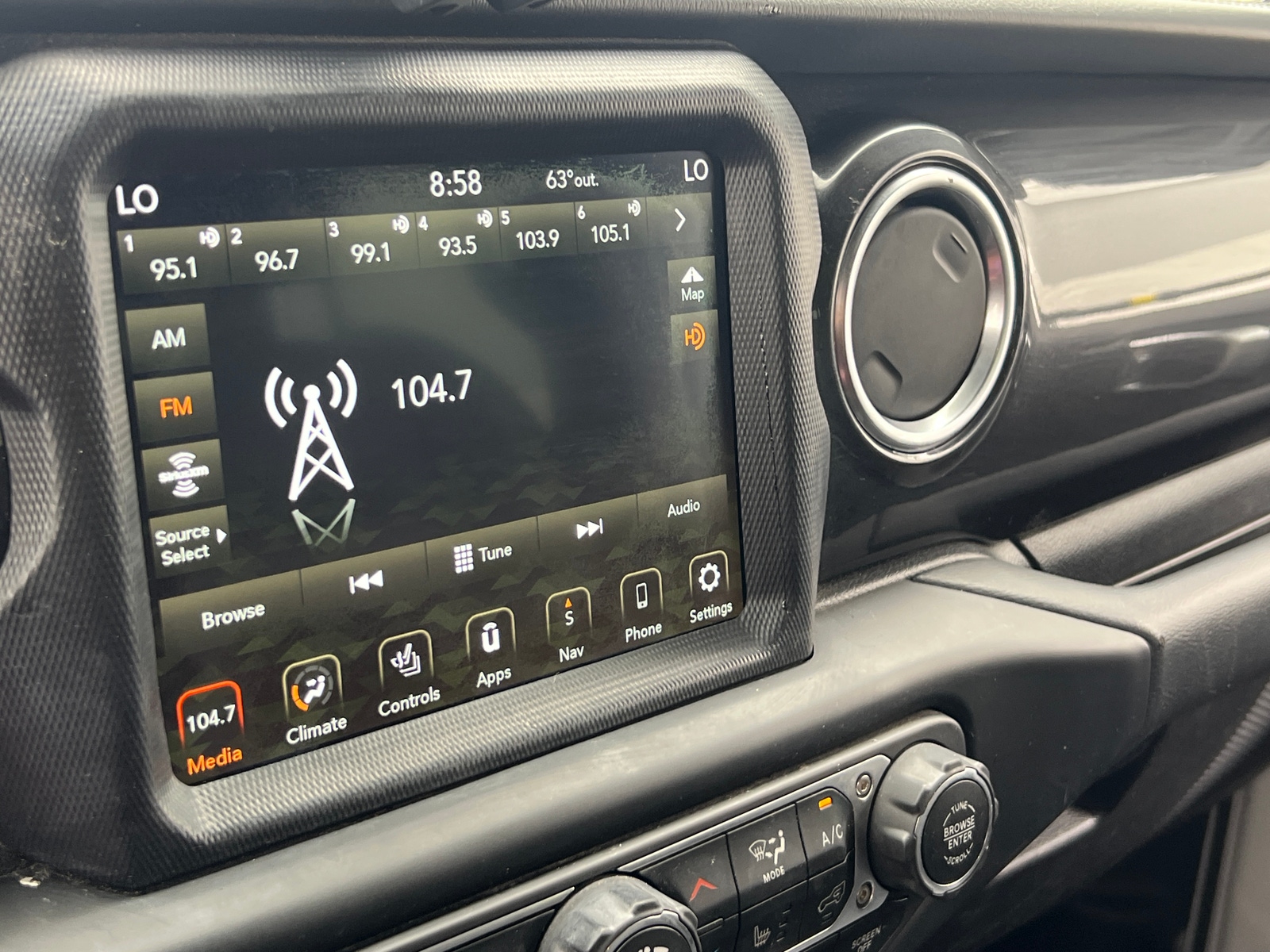 Thumbnail: 2020 Jeep Wrangler - 3