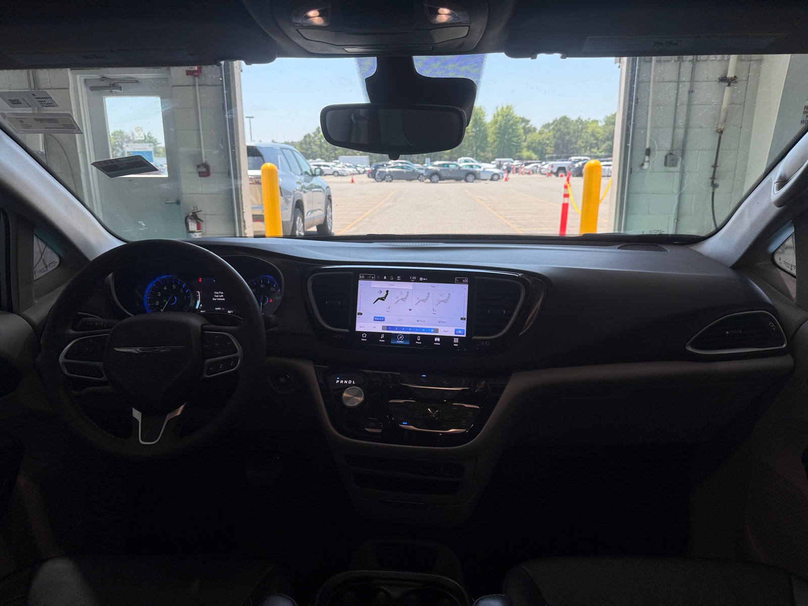 Thumbnail: 2024 Chrysler Pacifica - 2