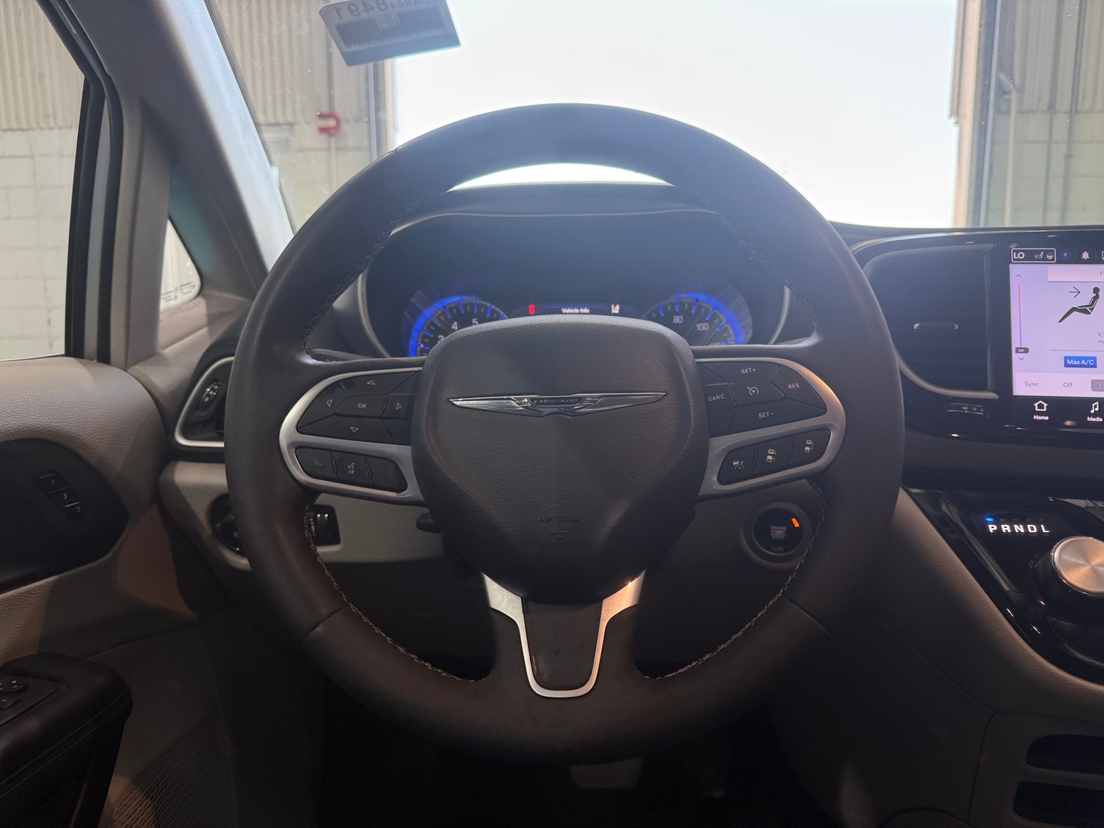 Thumbnail: 2024 Chrysler Pacifica - 4