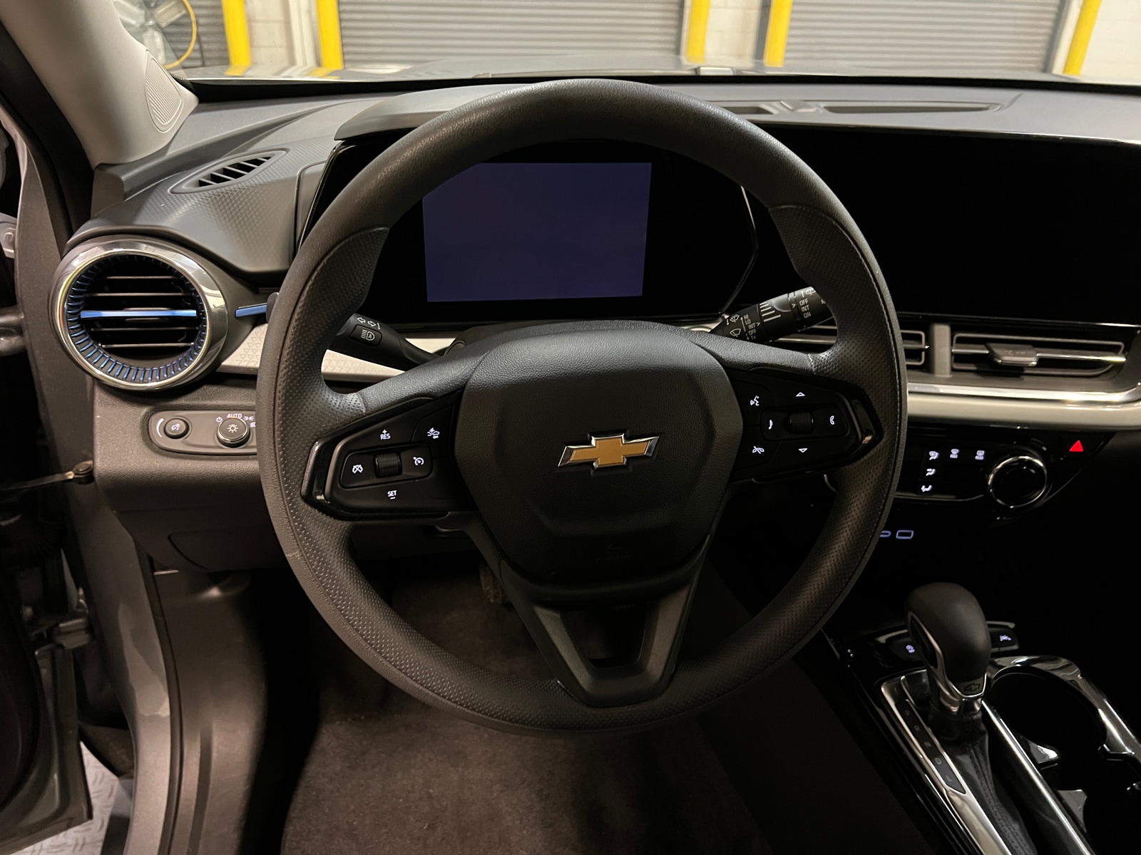 Thumbnail: 2025 Chevrolet Trax - 5