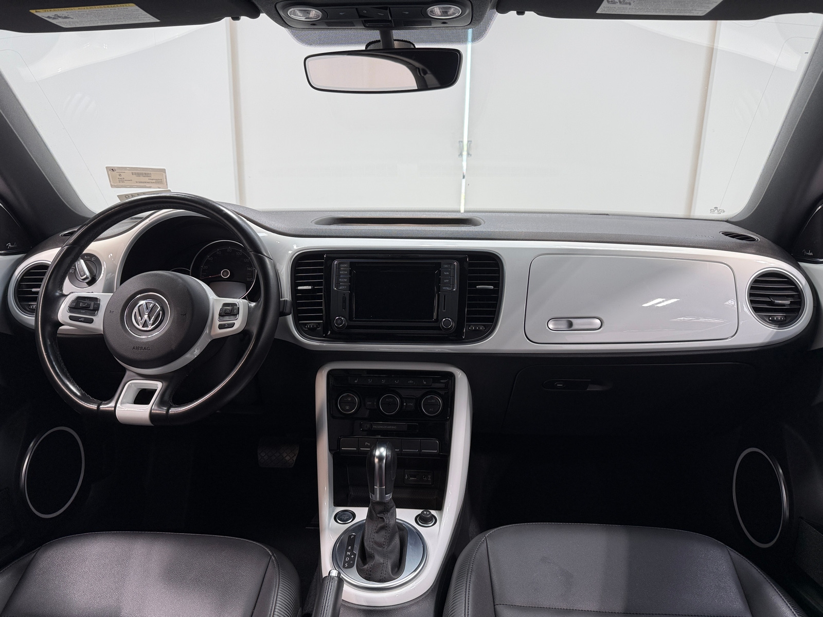 Thumbnail: 2019 Volkswagen Beetle - 2