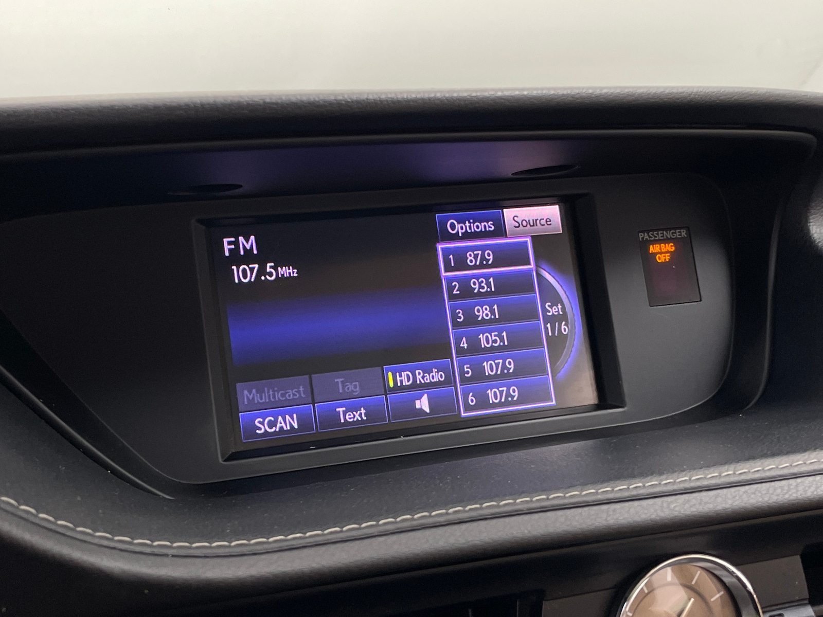 Thumbnail: 2013 Lexus ES - 3
