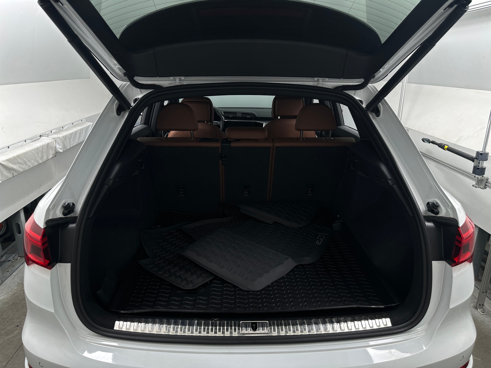 Thumbnail: 2020 Audi Q3 - 6